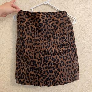 🆕 Worn once, like new leopard print skirt from Maurices.